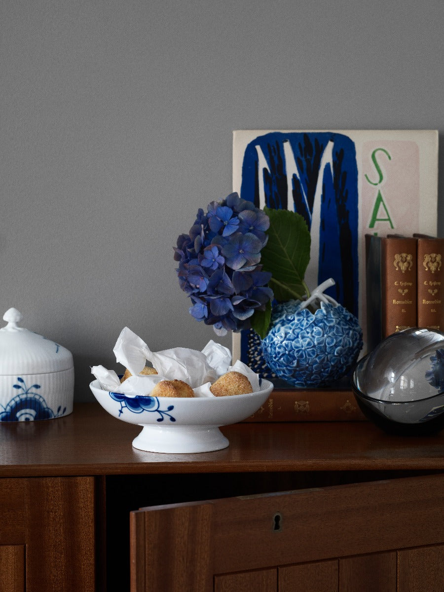 Royal Copenhagen Blå Mega riflet skål på fod - 17 cm. - Bahne